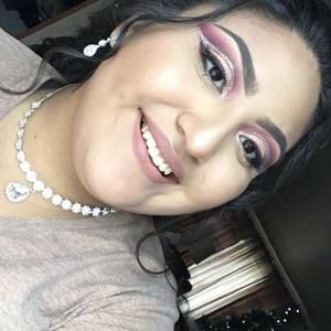 Meet your Posher, Beatriz